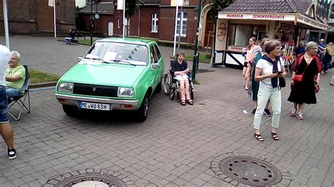 Sie trägt den namen des apothekers carl leverkus, der bei wiesdorf eine chemiefabrik gründete und deren angegliederte arbeitersiedlung. Oldtimer Schau in Leverkusen Schlebusch Teil2 - YouTube