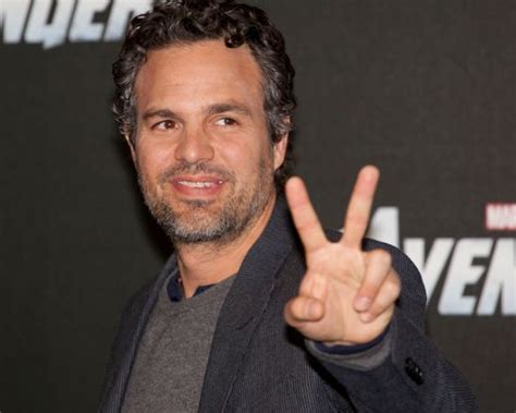 avengers age of ultron mark ruffalo shares more behind the scenes photos