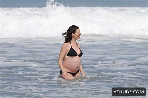 Anne Hathaway In A Bikini With Adam Shulman In Hawaii Aznude