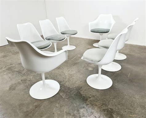 Set Of 8 Tulip Swivel Chairs By Eero Saarinen For Knoll International