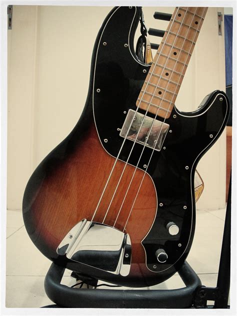 Squier Vintage Modified Precision Telecaster Bass From The S