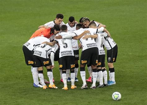 Em 1996 uma camisa toda estilizada. Em jogo movimentado, Corinthians vence bem e sobe na ...