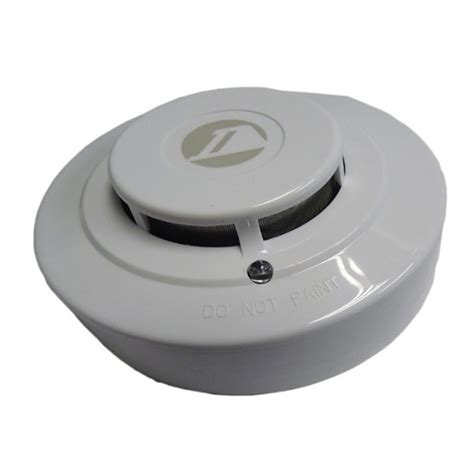 This 120 volt ac smoke detector uses an ionization smoke sensor to reliably detect smoke from hot, fast flaming fires and alerts you with a loud 85 decibel alarm. Demco Photoelectric Smoke Detector c/w Base (UL Listed)(D ...