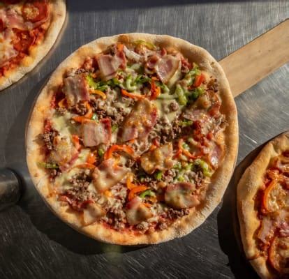 Each pizza is an experience in itself. Pizza Kitchen Derby - Derby - Pizza
