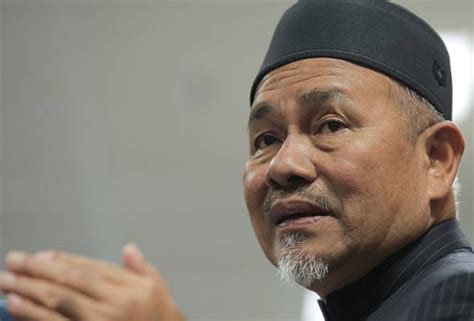 Pembalakan haram, tumpahan minyak, pembuangan sisa toksik kilang, pembuangan sampah ke dalam sungai , punca punca pencemaran air. Krisis air Selangor: Bahan buangan ditemui di lokasi punca ...