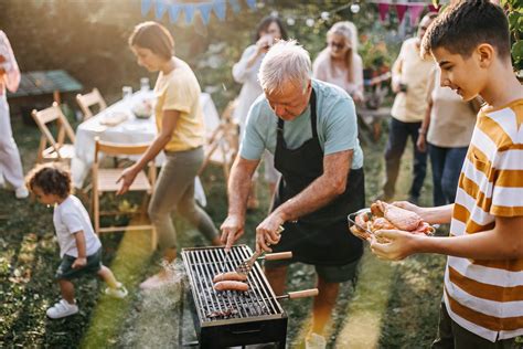 Your Guide On How To Throw A Backyard Bbq Regional Finance