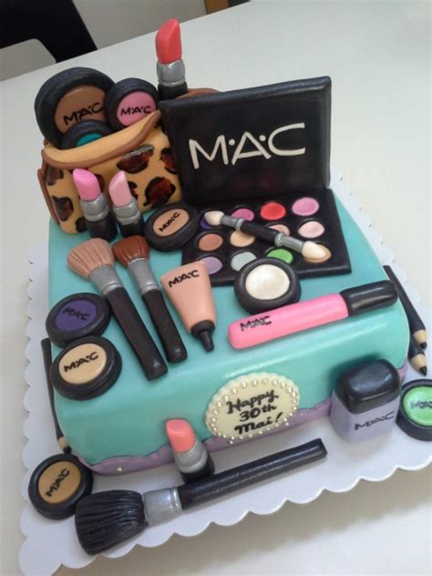 Makeup cosmetics box cake | pastel caja de maquillaje. Pin by Madison Brown on There's a Party in my Tummy | Make ...