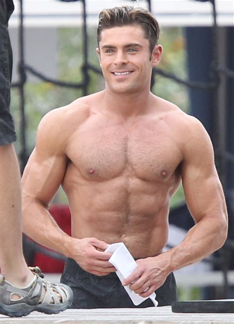 Shirtless Zac Efron Looks Super Buff Filming A Scene For Baywatch Pics