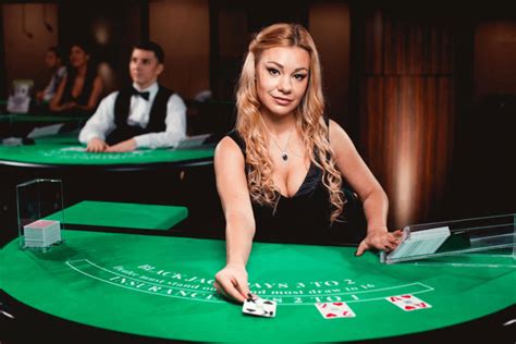 Learn How To Play Blackjack Online 2021 Learn When To Hit And Split