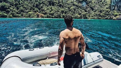 Vicky Kaushal Looks Nothing Less Than A Beast In Latest Shirtless Picture