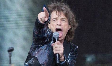 Listen to new track by mick jagger with dave grohl. Dalla Brexit all'immigrazione, Mick Jagger torna con due ...