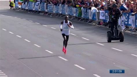 Eliud Kipchoge Sets Marathon World Record In Berlin Nbc Sports