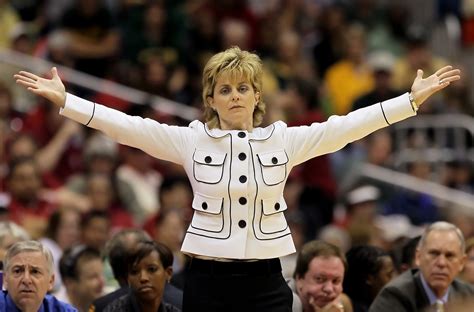 Report Kim Mulkey S Annual Salary Most In Women S College Bball