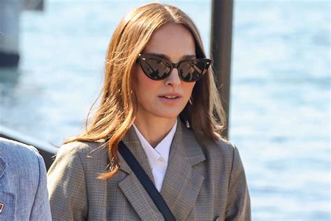 Natalie Portman Seen In Sydney Without Her Wedding Ring As She Attends Angel City Equity Summit