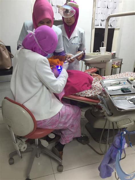 Jalan padang tembak, kota bharu, malaysia. Klinik Pergigian Mama, Dentist in Kota Bharu