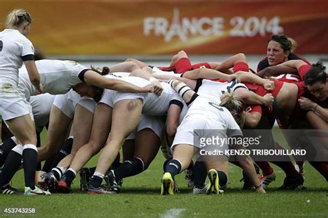 Women Rugby Scrum Photos And Premium High Res Pictures Getty Images