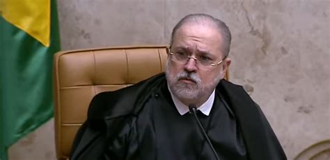 Augusto Aras volta a se defender e rejeita críticas de omissão