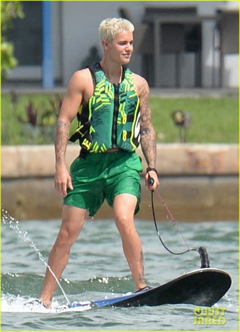 Justin Bieber Goes Wakeboarding In Just His Boxers Photo 991510