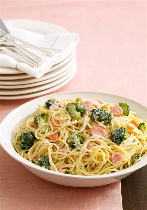 Perfect to top your pasta, or as a sauce over chicken! Pasta Primavera Alfredo — Creamy Alfredo sauce made with cream cheese adds savory flavor to ...