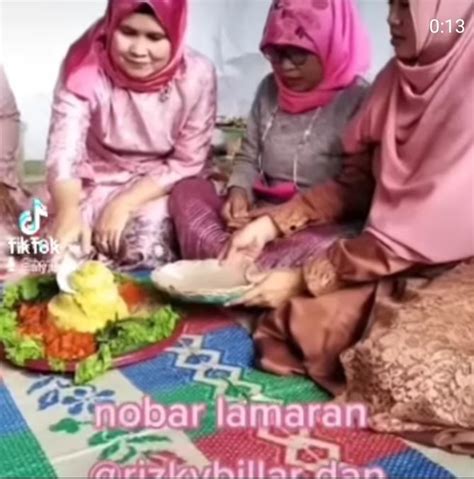Viral Emak Emak Nobar Dan Syukuran Lamaran Lesty Dan Rizky Billar