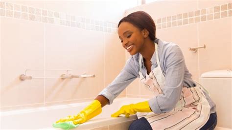 Apply This Tips For Cleaning Bathrooms