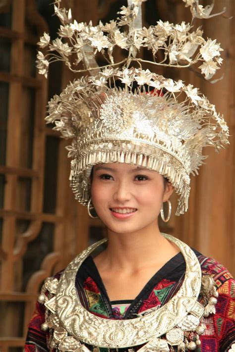 Since 1949, miao has been an official term for one of the 55 official minority groups recognized by the government of the people's republic of china. Chinese - hmong miao | Traditional outfits, Traditional ...