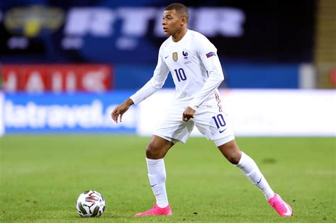 Мбаппе килиан (mbappé kylian) футбол нападающий франция 20.12.1998. France forward Mbappe tests positive for COVID - Rediff Sports