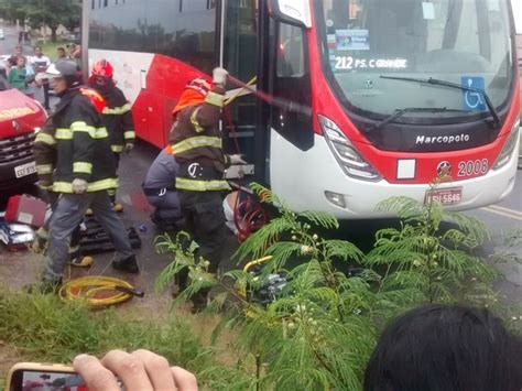 Campinas is a brazilian municipality in são paulo state, part of the country's southeast region. G1 - Acidente envolvendo moto e ônibus deixa um morto em ...