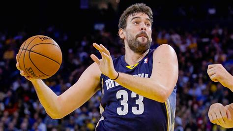 Nba Playoffs 2017 Marc Gasol Gets Creative With Soccer Style Putback