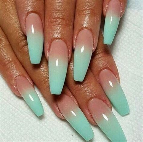 Los hay de todos los. Maybe shorter, I'm getting used to short nails now. But I ...
