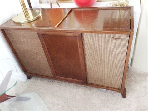 Classically inspired with high tech convenience. Mid Century Modern Hi Fi Stereo Console Magnavox AM/FM ...