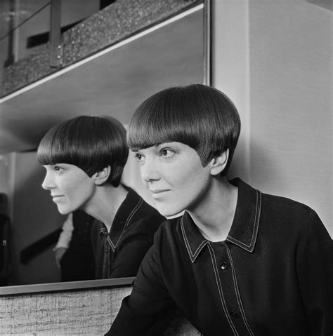 Mary Quant Was The First To Wear Vidal Sasson S Angular Bob Or Five Point Cut World Stock Market