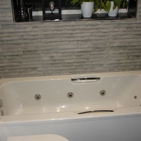 A whirlpool bath should be chosen on the basis of its functions but also of the options it offers. The Whirlpool Bath Shop Customer Reviews