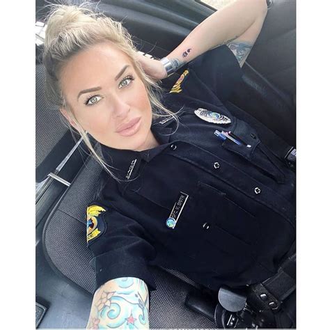 22 Hairstyles For Female Police Officers Hairstyle Catalog