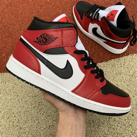 We are sourcing air jordans for this landmark catalogue. air jordan 1 chicago black toe womens h28575