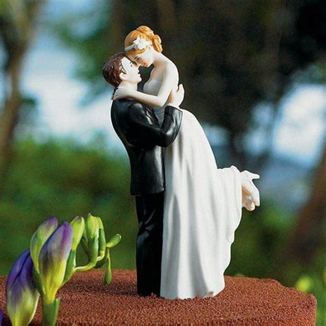 True Romance Wedding Couple Figurine Cake Topper Wedding Cake Topper
