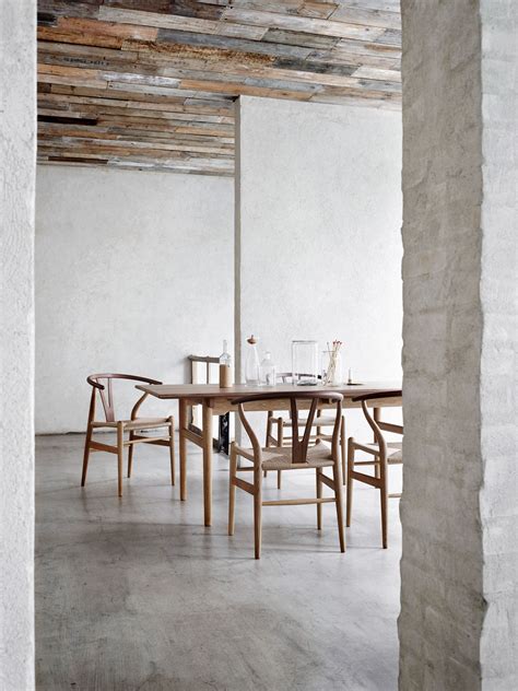 Hans wegner's furniture unites form and function; CH24 Wishbone Chair / Y-Chair Stuhl Carl Hansen & Søn ...