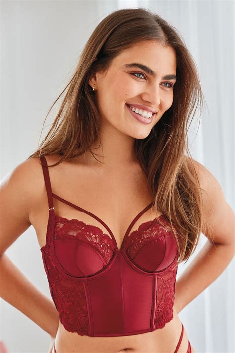 We Know Youll Feel Amazing In This Beautifully Designed Bustier Bra
