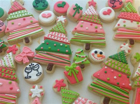 Start with basic shapes, like a snowflake, tree, or snowman, and we'll show you how to transform them into beautiful. 32 best Snow & Winter Cookies images on Pinterest | Snowflake cookies, Decorated cookies and ...