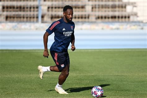 Moussa dembele looks set to return to parent club lyon this summer after an uninspiring loan spell at atletico madrid. Lyon Striker Moussa Dembele in Talks to Join Atletico ...
