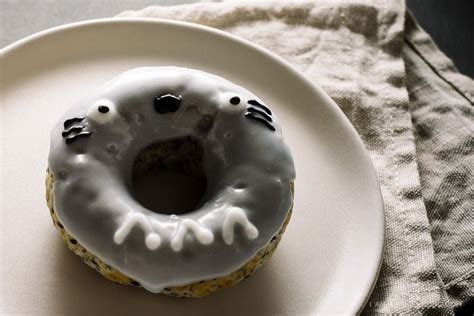 Totoro Black Sesame Donuts Recipe · I Am A Food Blog Recipe Donut