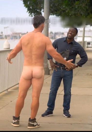 Omg His Butt Uhgain Brings Us Even More Mark Wahlberg Nudity In Netflix S Me Time Omg