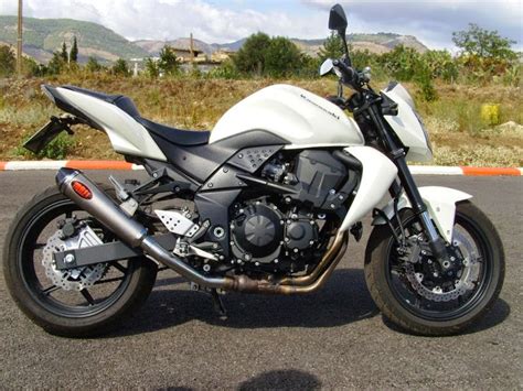 Thrombos — laxta) — organizm tirikligida tomir yoki yurak boʻshligʻida ivib qolgan qon. Tromb Titan Carbon Top (slip-on) - Kawasaki Z 750 (2007-14)