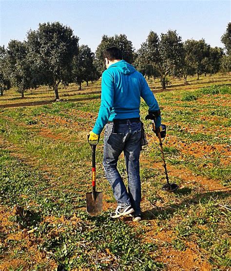 If you're serious about metal detecting, the first question you need to ask yourself when choosing a this high mineralization will cause you to walk right by good targets at depths more than a few basic metal detecting terms. Best Waterproof Metal Detector in 2020 - Reviewed By ...