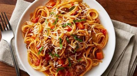 How to make spaghetti Bolognese with dolmio - Legit.ng