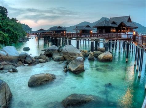 You can visit the bunga raya which has beautiful villas on the beach make it an idyllic place for you to stay. 8 Obscure Islands in Malaysia for an Exotic Beach Vacation