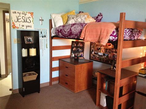 Keeping Your College Dorm Room Organized: A Step-By-Step Guide - DormInfo