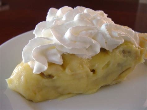 In a saucepan, combine the sugar, flour, and salt.add milk in gradually while stirring gently.cook over medium heat, stirring constantly, until the mixture is bubbly.keep stirring and cook for about 2 more minutes, and then remove from the burner. Grannys Banana Cream Pie Recipe - Food.com