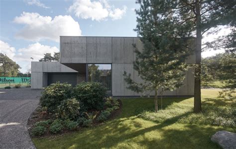 Residential Minimalist Concrete House Nebrau Archdaily