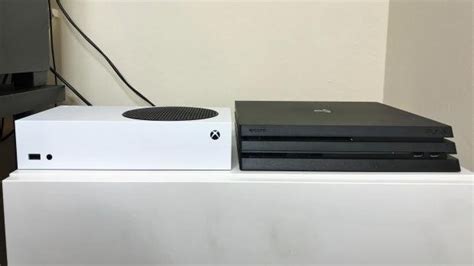Xbox Series S Size Comparison Proves Itll Fit Nicely On